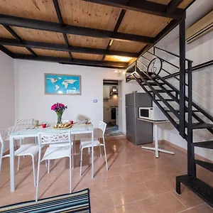  Casa vacanze Sikulahouse - In The Center Italia